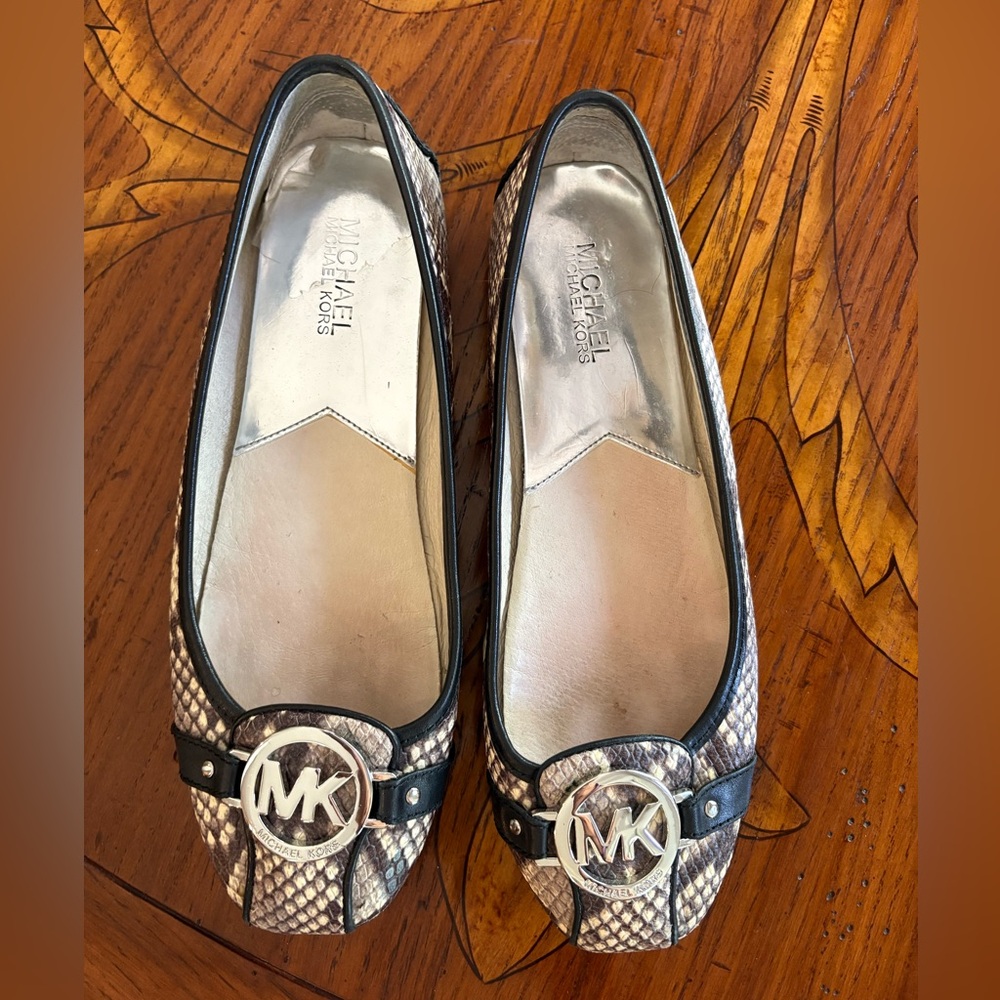 8.5M Michael Kors Animal Print Flats with Iconic Silver Logo Medallion